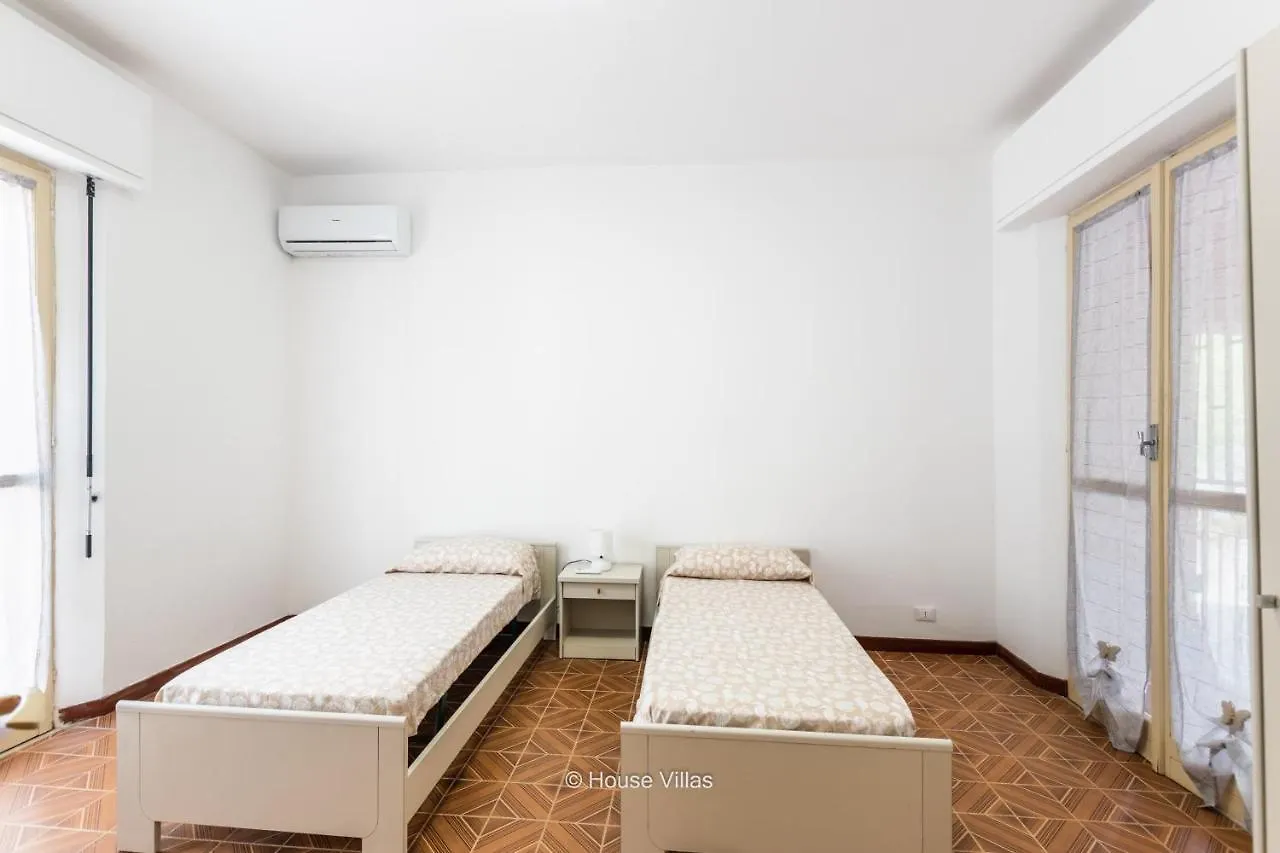 House&Villas - Prima Onda Syracuse 0*,  Italy